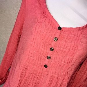 Light & Flowy tunic. Beautiful Coral Color.